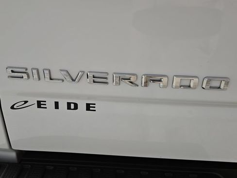 Used 2022 Chevrolet Silverado 1500 RST AWD/4WD image 38