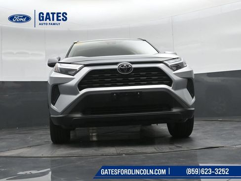 Used 2025 Toyota RAV4 XLE AWD/4WD image 39