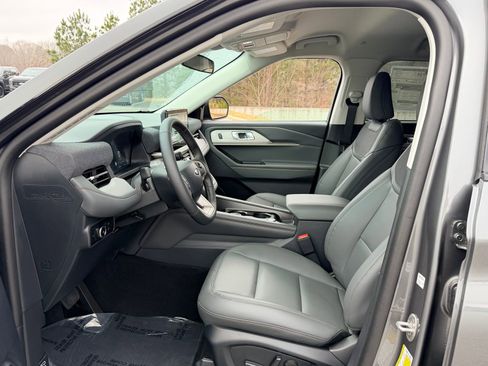 New 2026 Ford Explorer Active w/ Active Comfort Package image 14