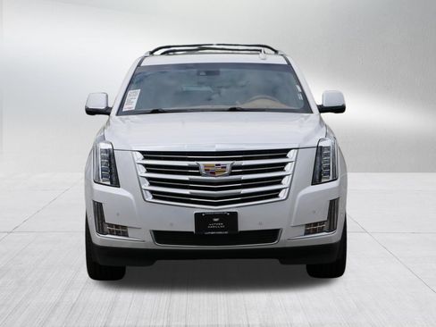 Used 2017 Cadillac Escalade Platinum AWD/4WD image 2