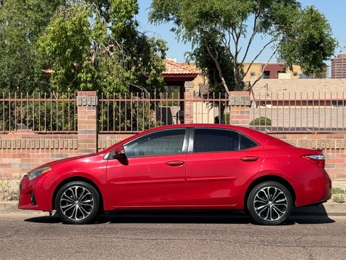 Used 2016 Toyota Corolla S FWD image 3
