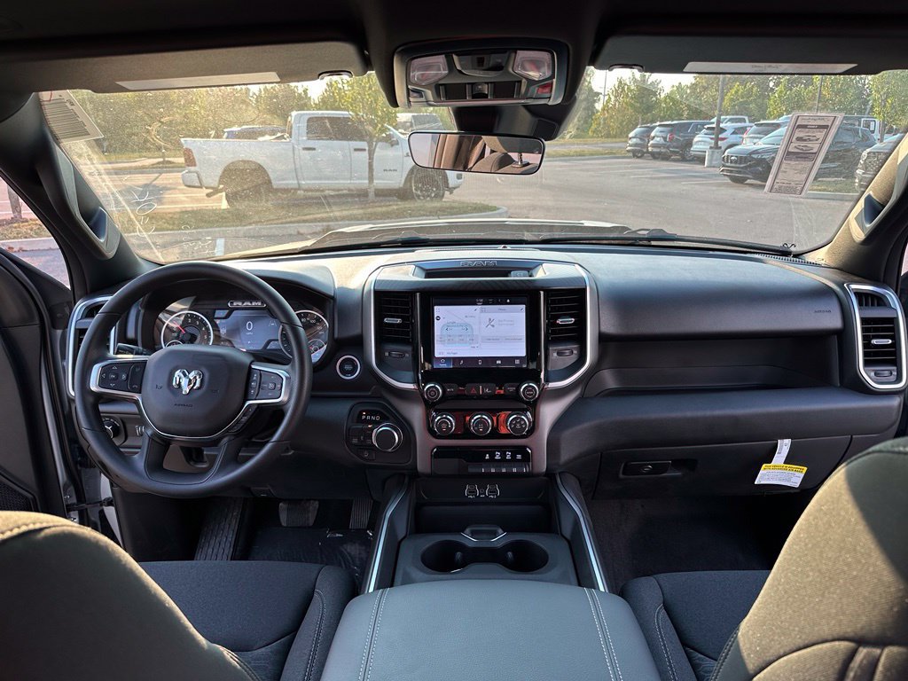 New 2026 RAM 1500 Express AWD/4WD image 22