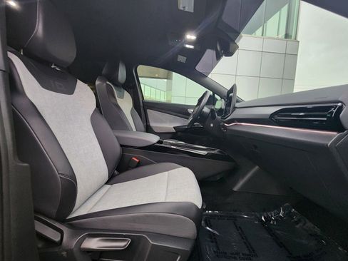 Used 2024 Volkswagen ID.4 Pro image 51