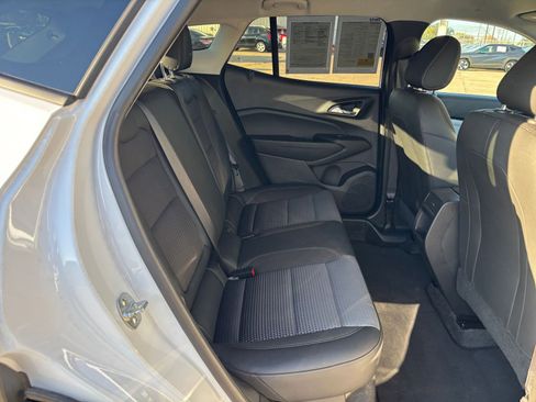 Used 2025 Chevrolet Trax LT image 23