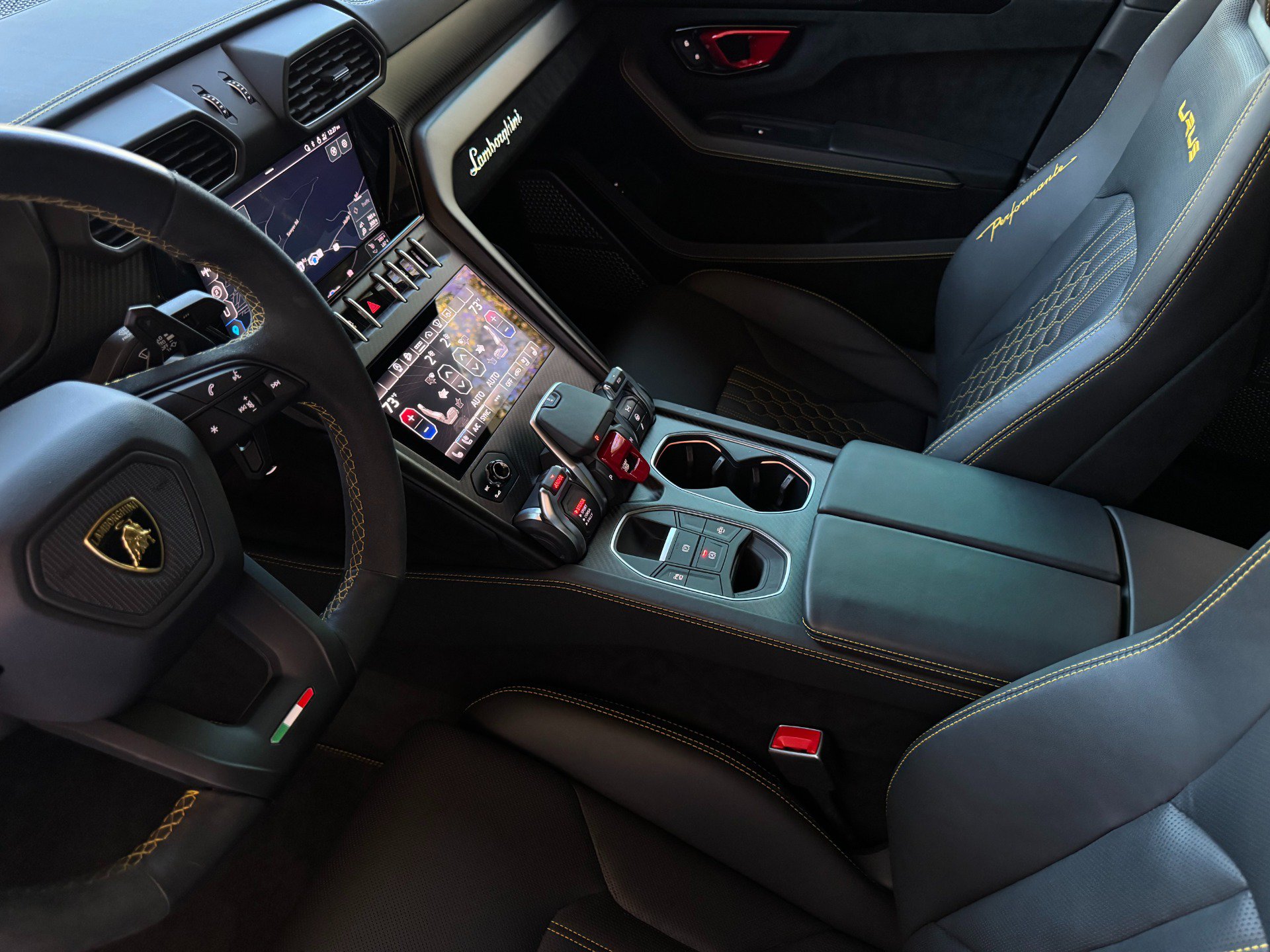 Used 2024 Lamborghini Urus Performante AWD/4WD image 12