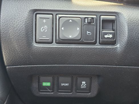 Used 2014 Nissan Sentra SL w/ Premium Package FWD image 22