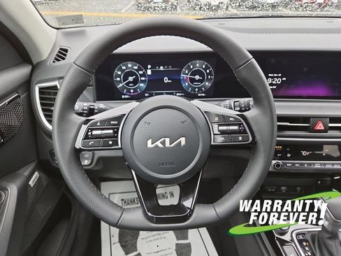 Used 2025 Kia Seltos SX image 9