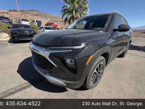 Used 2025 Chevrolet TrailBlazer LT AWD/4WD image 1