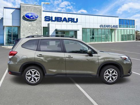Used 2024 Subaru Forester Premium AWD/4WD image 7