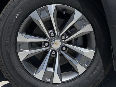 New 2026 Chevrolet Equinox LT w/ Safety and Technology Package FWD image 9