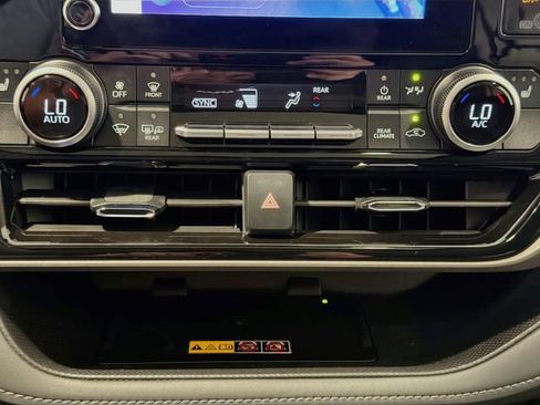 Certified 2026 Toyota Highlander XLE AWD/4WD image 16