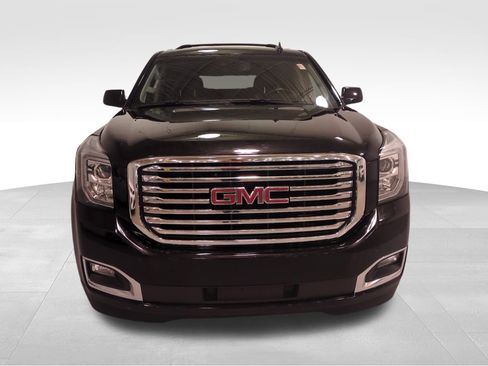 Used 2018 GMC Yukon SLT w/ Premium Edition image 9