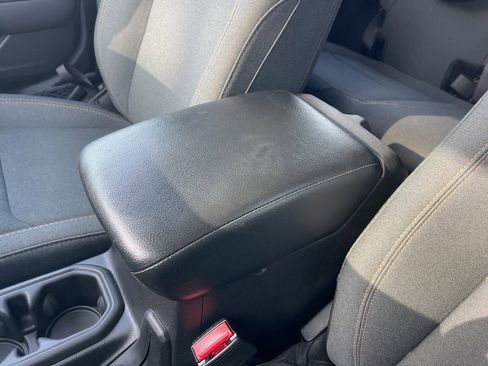 Used 2024 Jeep Wrangler Unlimited image 15