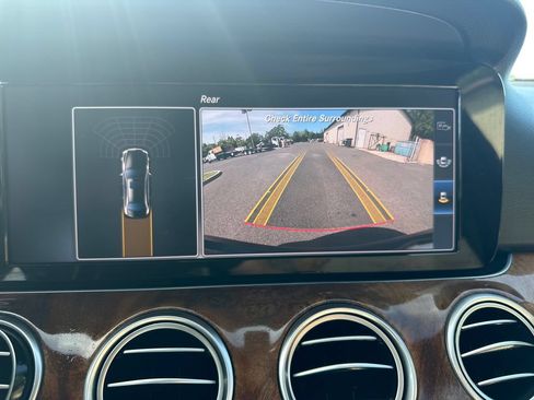 Used 2017 Mercedes-Benz E 300 4MATIC image 36