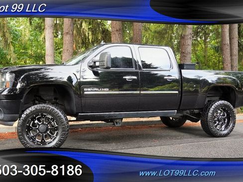 Used 2014 GMC Sierra 2500 Denali w/ Suspension Package, Off-Road AWD/4WD image 5