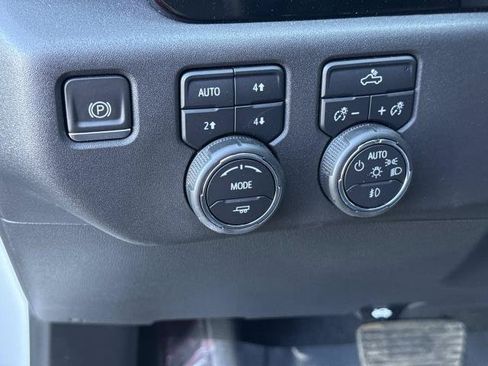 Used 2023 Chevrolet Silverado 1500 RST w/ Z71 Off-Road Package AWD/4WD image 10