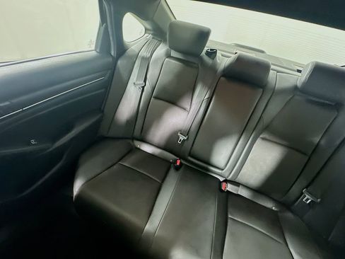Used 2019 Honda Accord Sport image 12