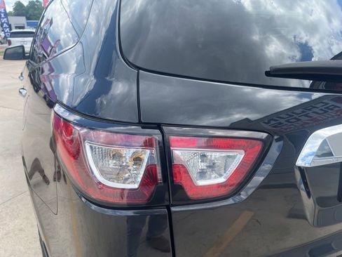 Used 2015 Chevrolet Traverse LT FWD image 10