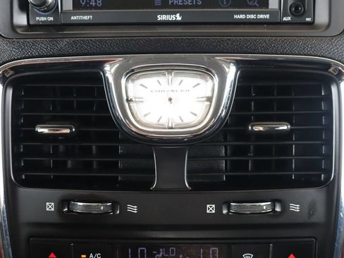 Used 2012 Chrysler Town & Country Touring w/ Entertainment Group #1 FWD image 28