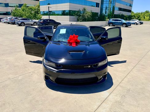 Used 2019 Dodge Charger Scat Pack RWD image 11
