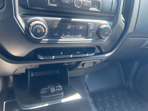 Used 2018 Chevrolet Silverado 1500 Custom w/ Custom Value Package AWD/4WD image 31