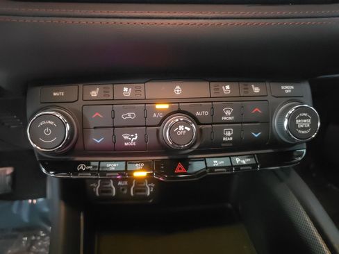 Used 2024 Dodge Durango GT image 17