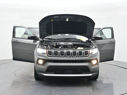 Used 2024 Jeep Compass Limited AWD/4WD image 40
