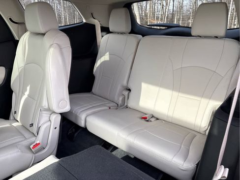 Used 2024 Buick Enclave Essence w/ Experience Buick Package image 11