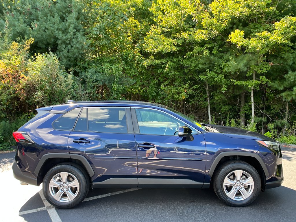 Used 2023 Toyota RAV4 XLE AWD/4WD image 6