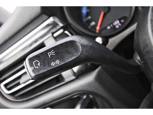 Used 2020 Porsche Macan S image 19