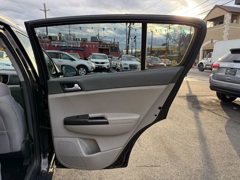 Used 2017 Kia Sportage LX w/ LX Popular Package image 41