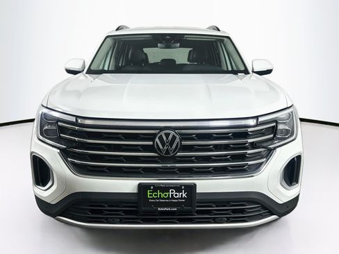 Used 2025 Volkswagen Atlas SE AWD/4WD image 2