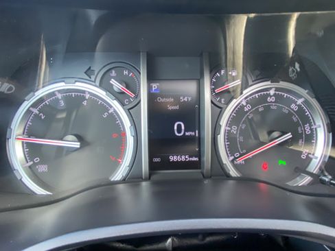 Used 2022 Toyota 4Runner Limited AWD/4WD image 17