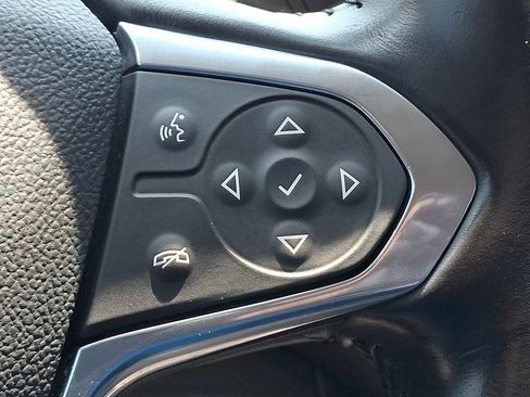Used 2020 Chevrolet Traverse LT FWD image 24