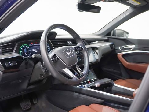 Used 2022 Audi e-tron Chronos image 4