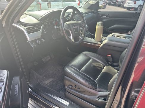 Used 2017 GMC Yukon SLT w/ Premium Edition AWD/4WD image 19
