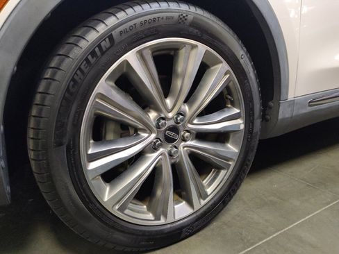 Used 2017 Lincoln MKX Reserve w/ Luxury Package AWD/4WD image 31