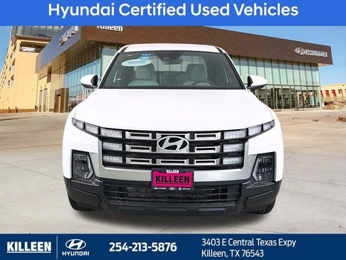 Used 2025 Hyundai Santa Cruz SE FWD image 2