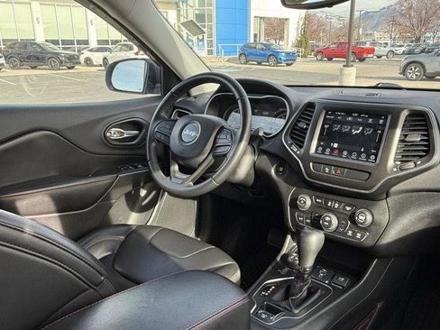 Used 2020 Jeep Cherokee Trailhawk image 26