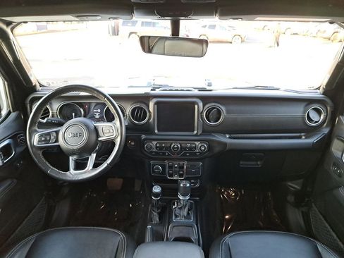 Used 2023 Jeep Wrangler Unlimited Sahara w/ Cold Weather Group image 18