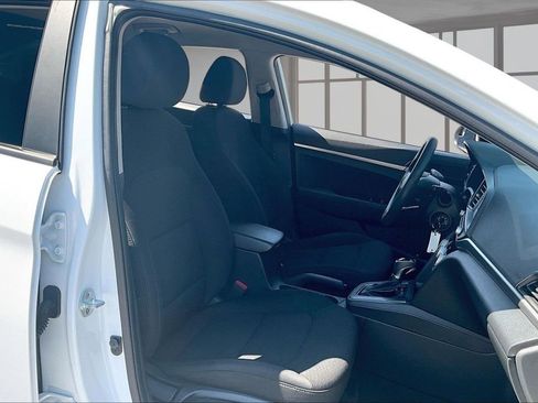 Used 2019 Hyundai Elantra SE w/ Cargo Package image 26