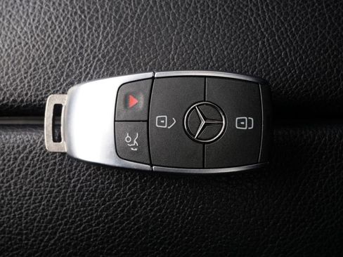 Used 2022 Mercedes-Benz GLE 350 4MATIC w/ Premium Package image 30