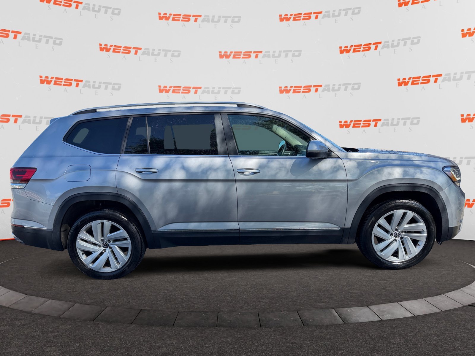 Used 2021 Volkswagen Atlas SEL AWD/4WD image 6