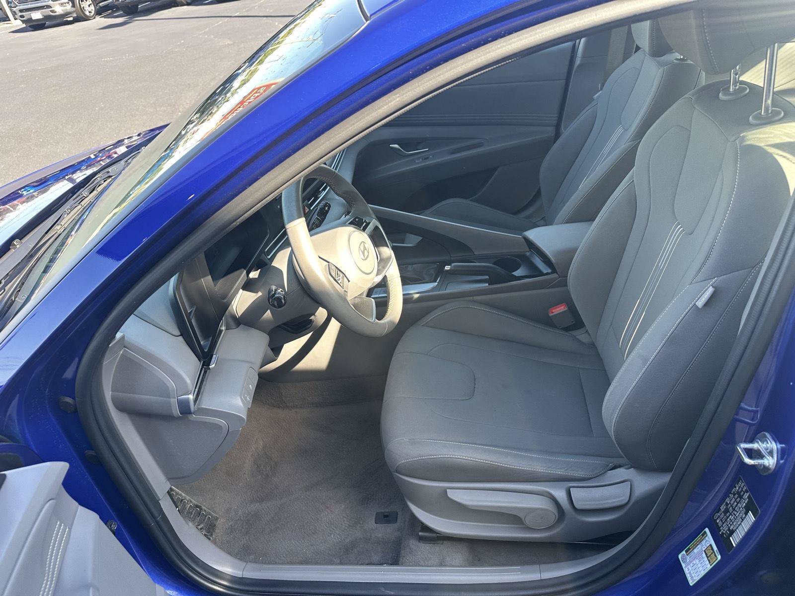 Used 2025 Hyundai Elantra Sport FWD image 21