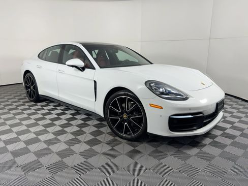 Certified 2022 Porsche Panamera image 7