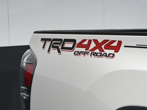 Used 2020 Toyota Tacoma TRD Off-Road image 46