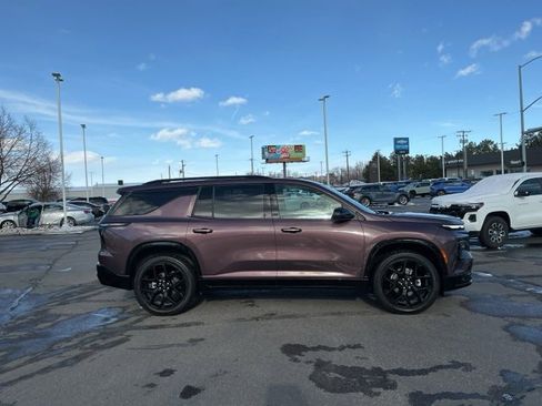 Used 2024 Chevrolet Traverse RS w/ LPO, Floor Liner Package image 2