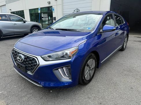 Used 2022 Hyundai Ioniq SE FWD image 5