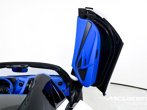 New 2026 McLaren 750S Spider RWD image 19