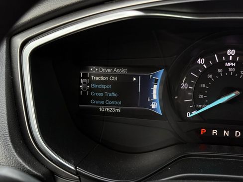 Used 2019 Ford Fusion SE FWD image 30